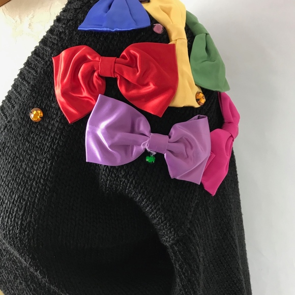 Black v-neck sweater with bows and jewels - Picture 3 of 6